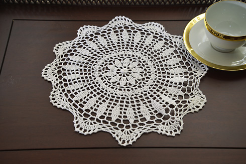 crochet round doily. 12" round. white color 4 pieces pack